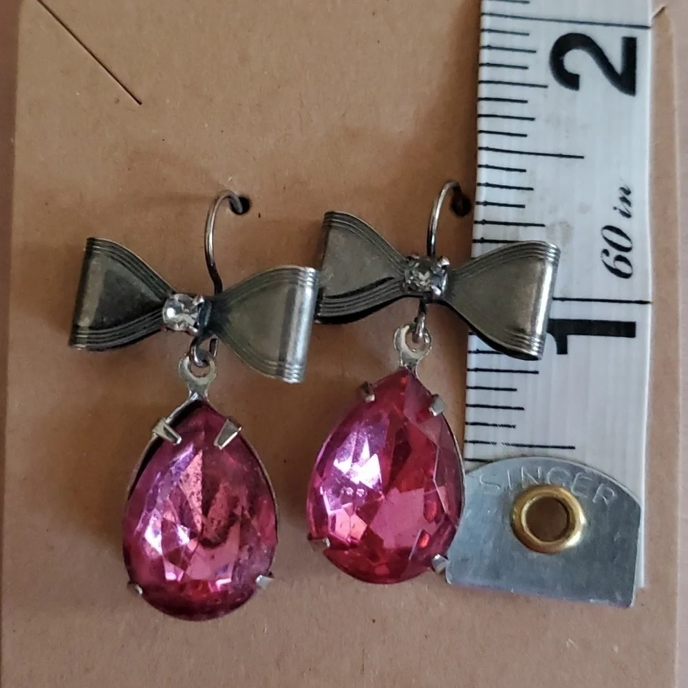 VINTAGE BOW HANGING EARRINGS W PINK TEARDROP GEMS SILVER TONE